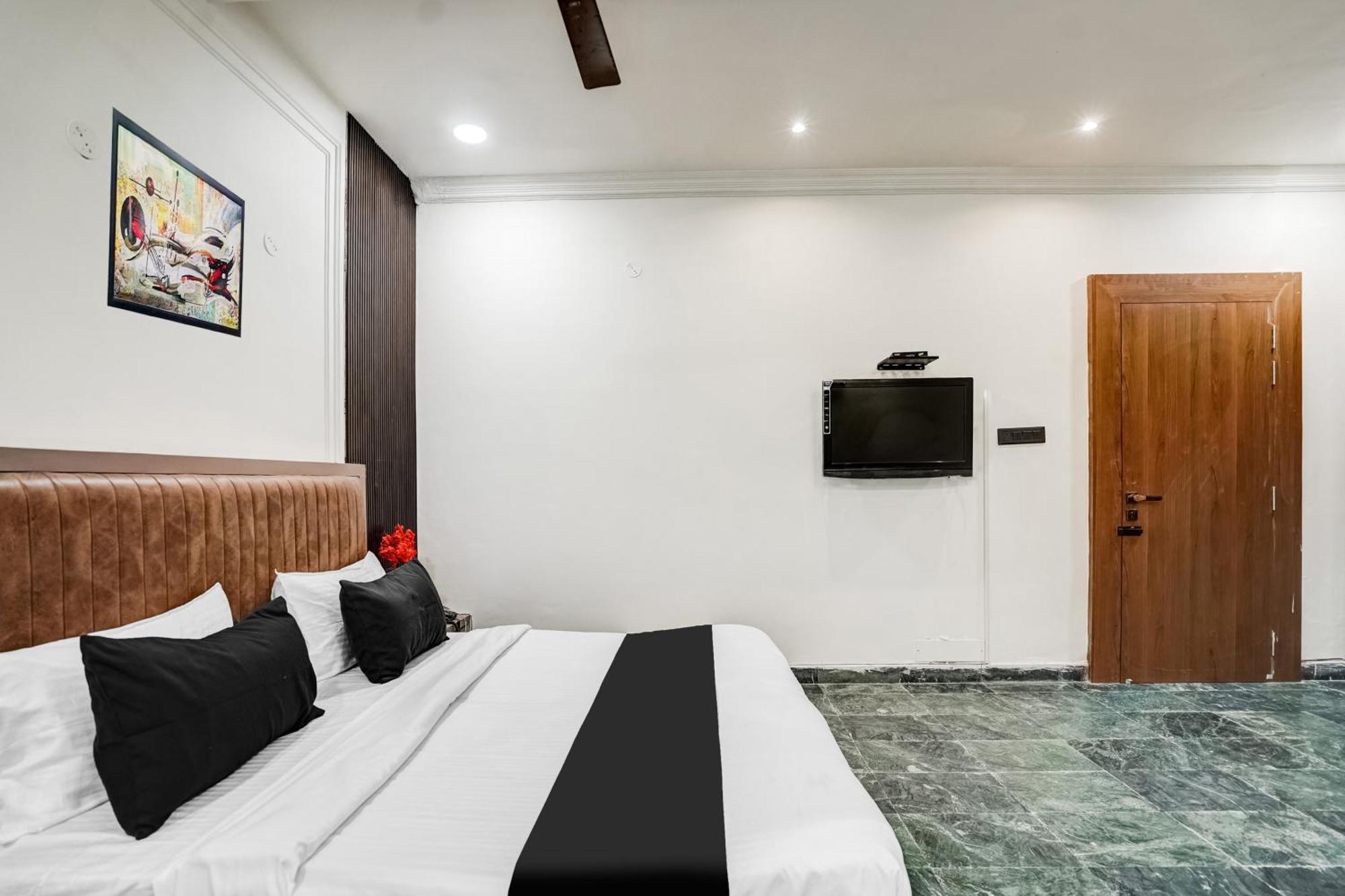 Hotel Super Collection O Ratan Lal Nagar à Kanpur Extérieur photo