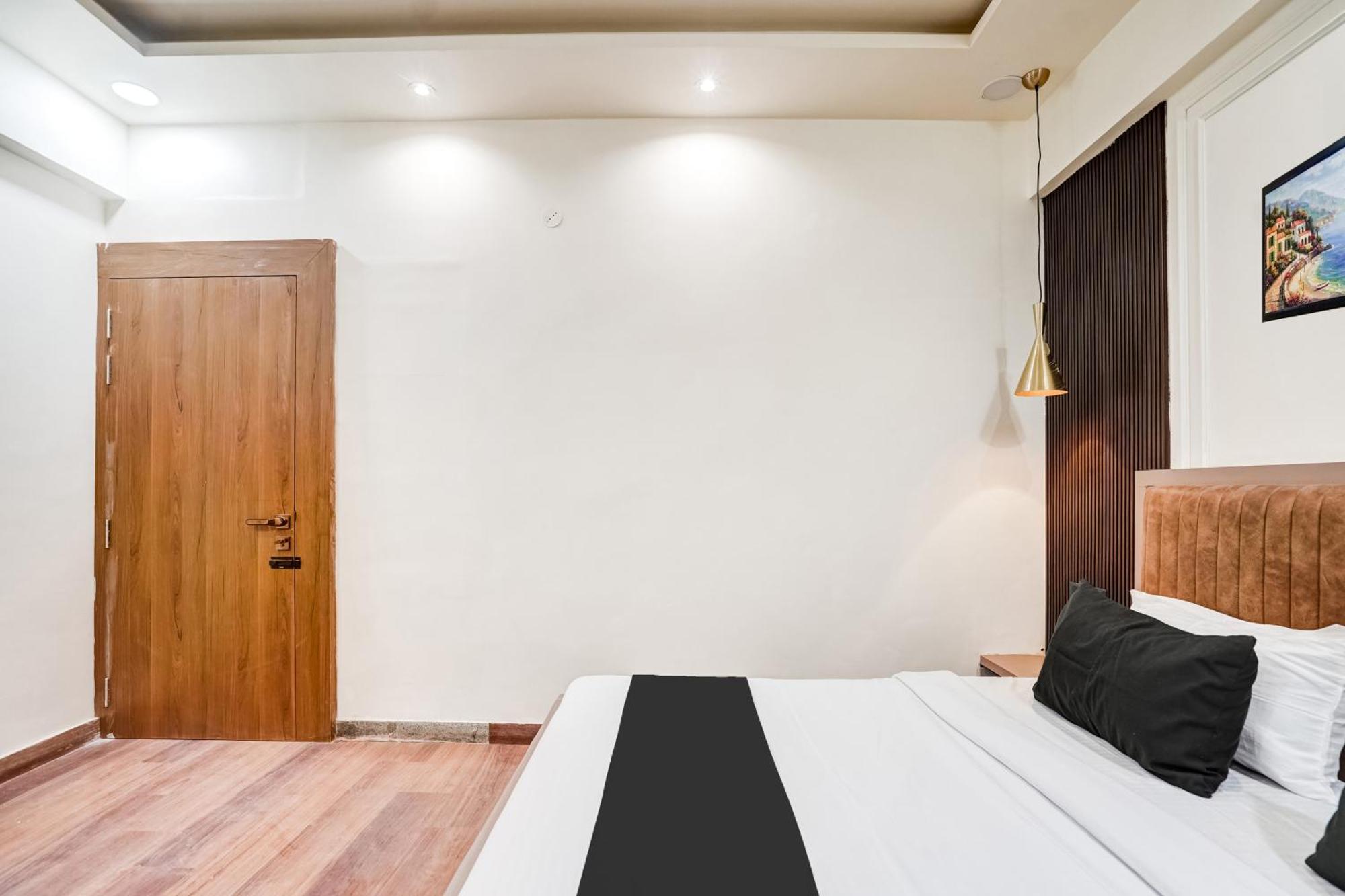 Hotel Super Collection O Ratan Lal Nagar à Kanpur Extérieur photo