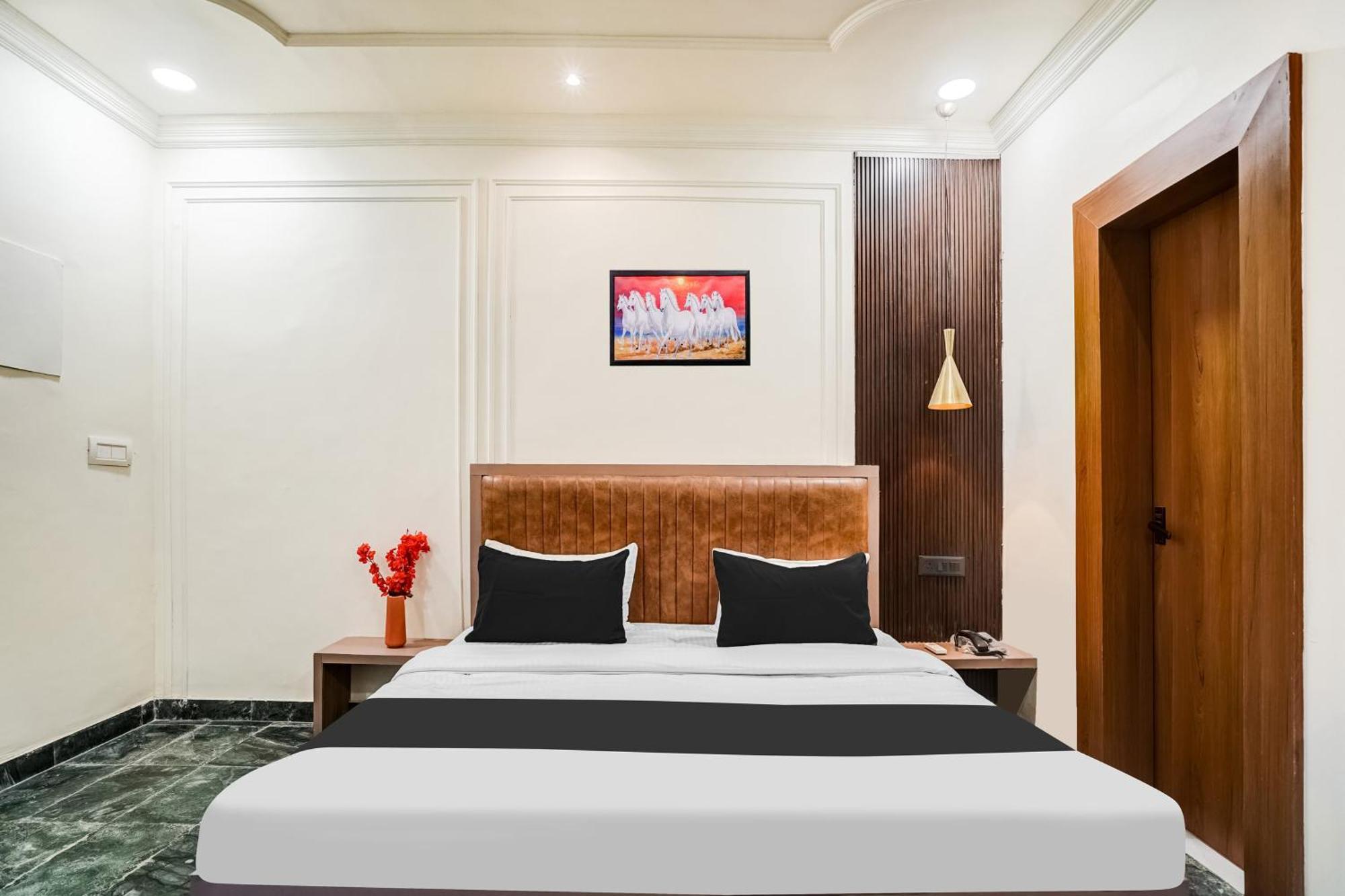 Hotel Super Collection O Ratan Lal Nagar à Kanpur Extérieur photo