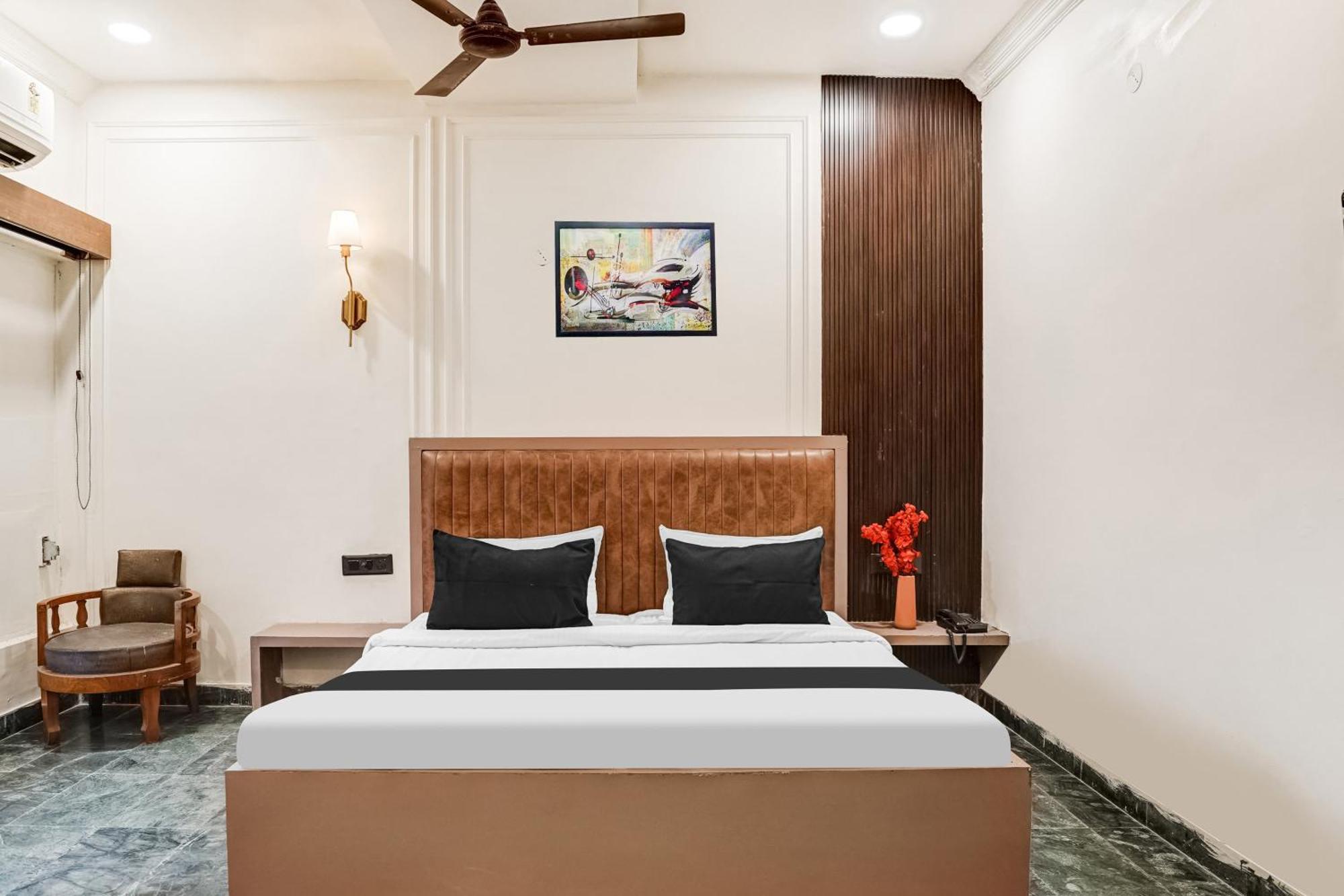 Hotel Super Collection O Ratan Lal Nagar à Kanpur Extérieur photo