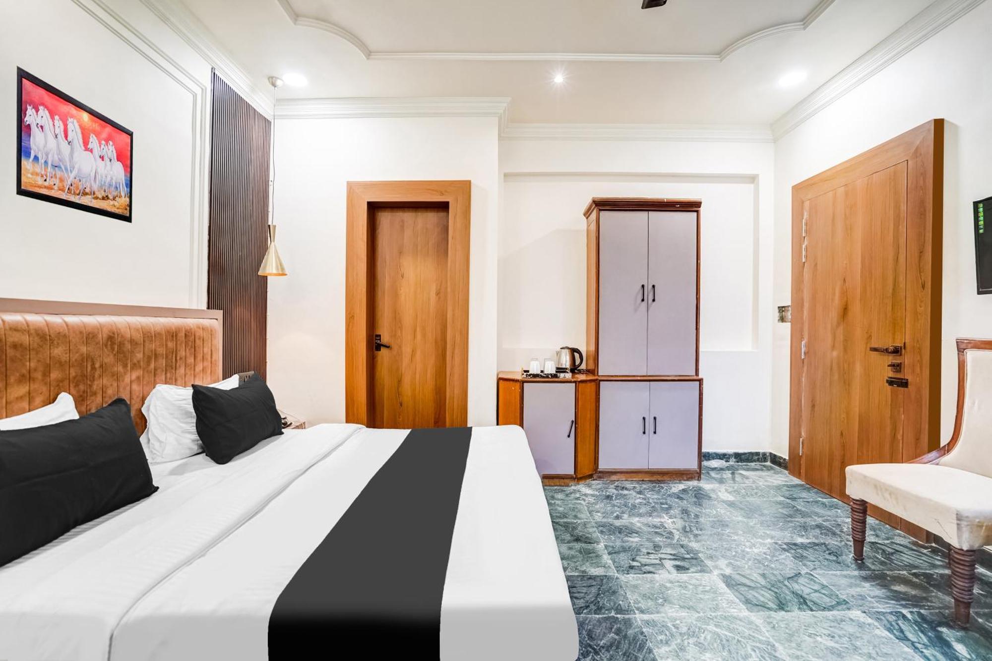 Hotel Super Collection O Ratan Lal Nagar à Kanpur Extérieur photo